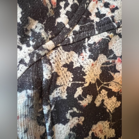 Lululemon Scuba Hoodie Cotton Fleece EUC Spring Bloom Multi / Alpine White Sz 4 - Picture 5 of 9